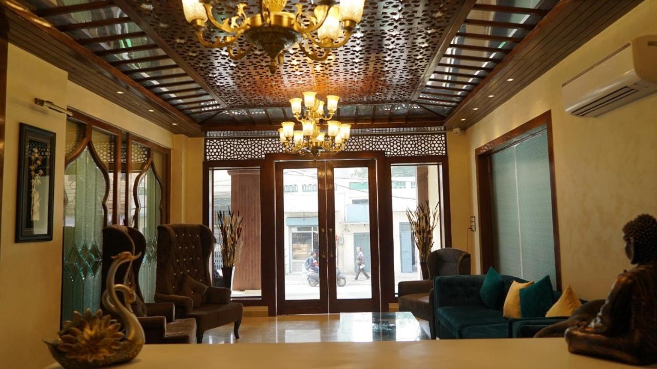Hotel Sukh Mehal 잘란다르 외부 사진