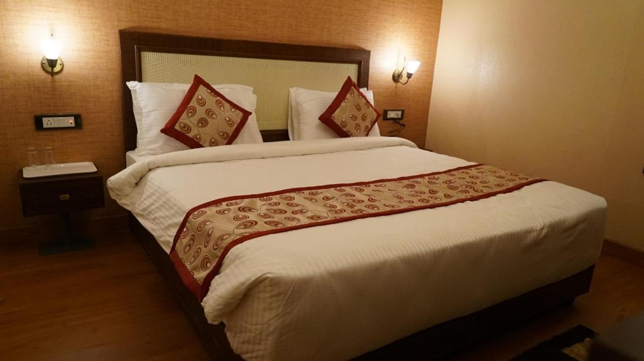 Hotel Sukh Mehal 잘란다르 외부 사진